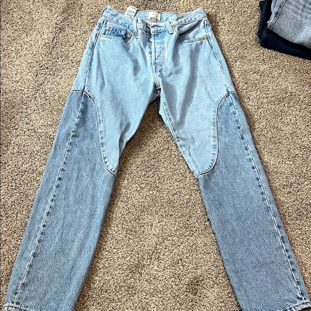 Levi's women’s  Light Blue Straight Jeans